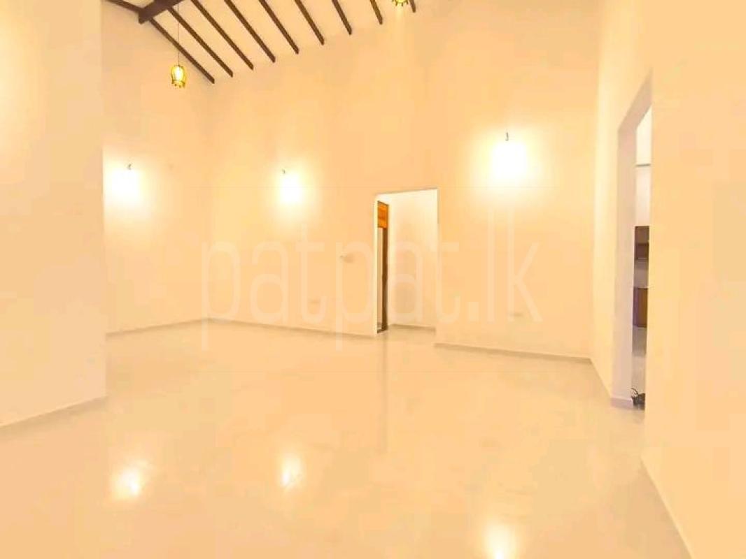 House for Sale in Athurugiriya