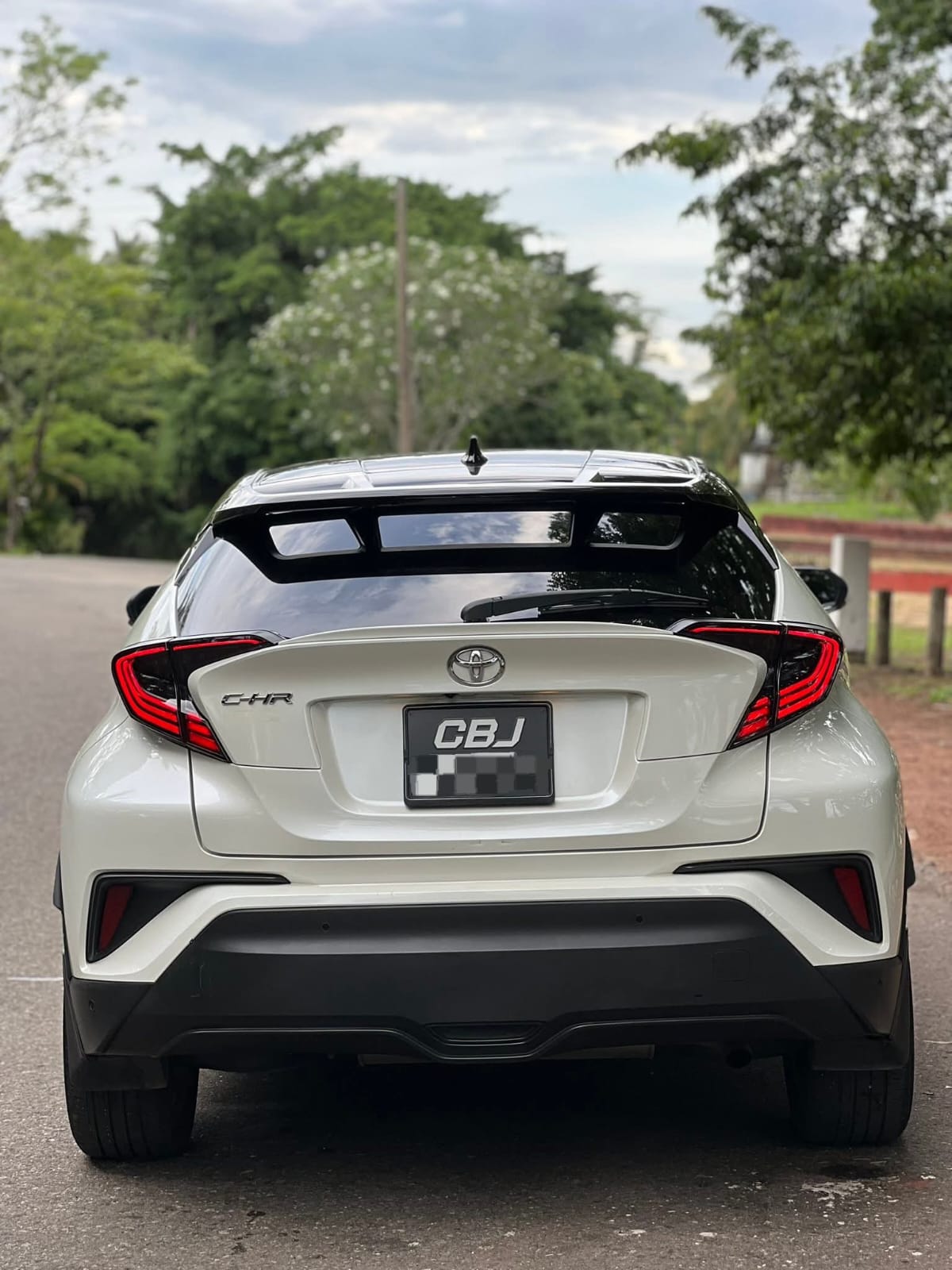 Toyota CHR 2018 - பயன்படுத்தப்பட்டது SUV sale in Sri Lanka - patpat.lk