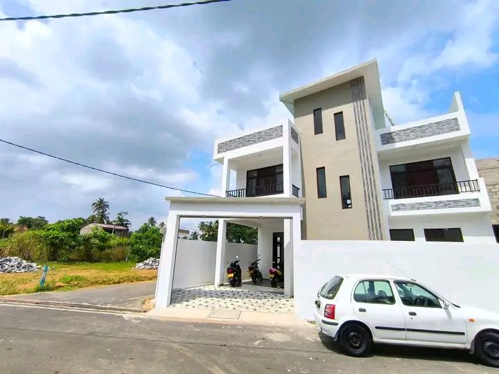 House for Sale in Kottawa ads-image-1