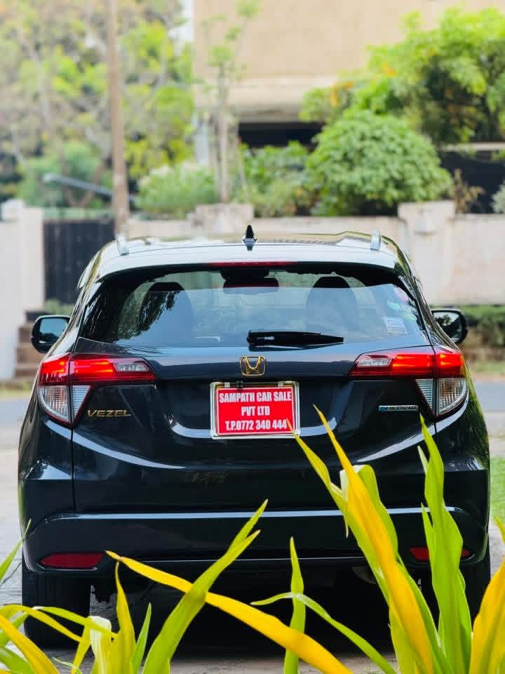 Honda Vezel 2015 - Used SUV sale in Sri Lanka - patpat.lk