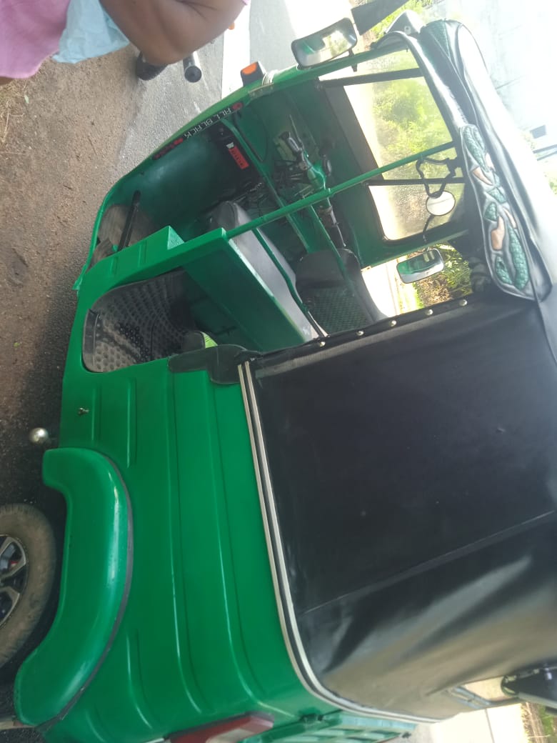 Bajaj Three Wheel 2006 - பயன்படுத்தப்பட்டது முச்சக்கர வண்டி sale in Sri Lanka - patpat.lk