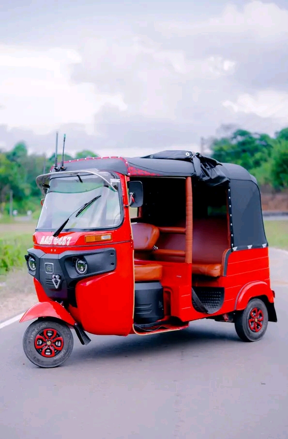 Bajaj Three Wheel 2014 - பயன்படுத்தப்பட்டது முச்சக்கர வண்டி sale in Sri Lanka - patpat.lk