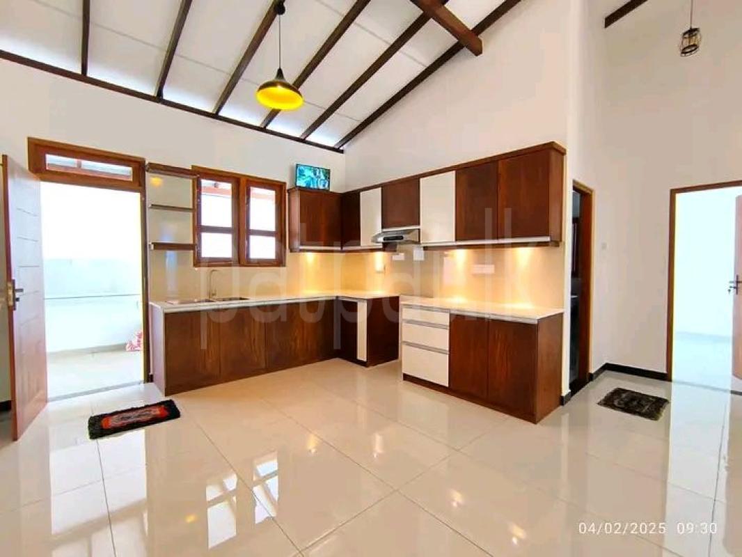 House for Sale in Athurugiriya
