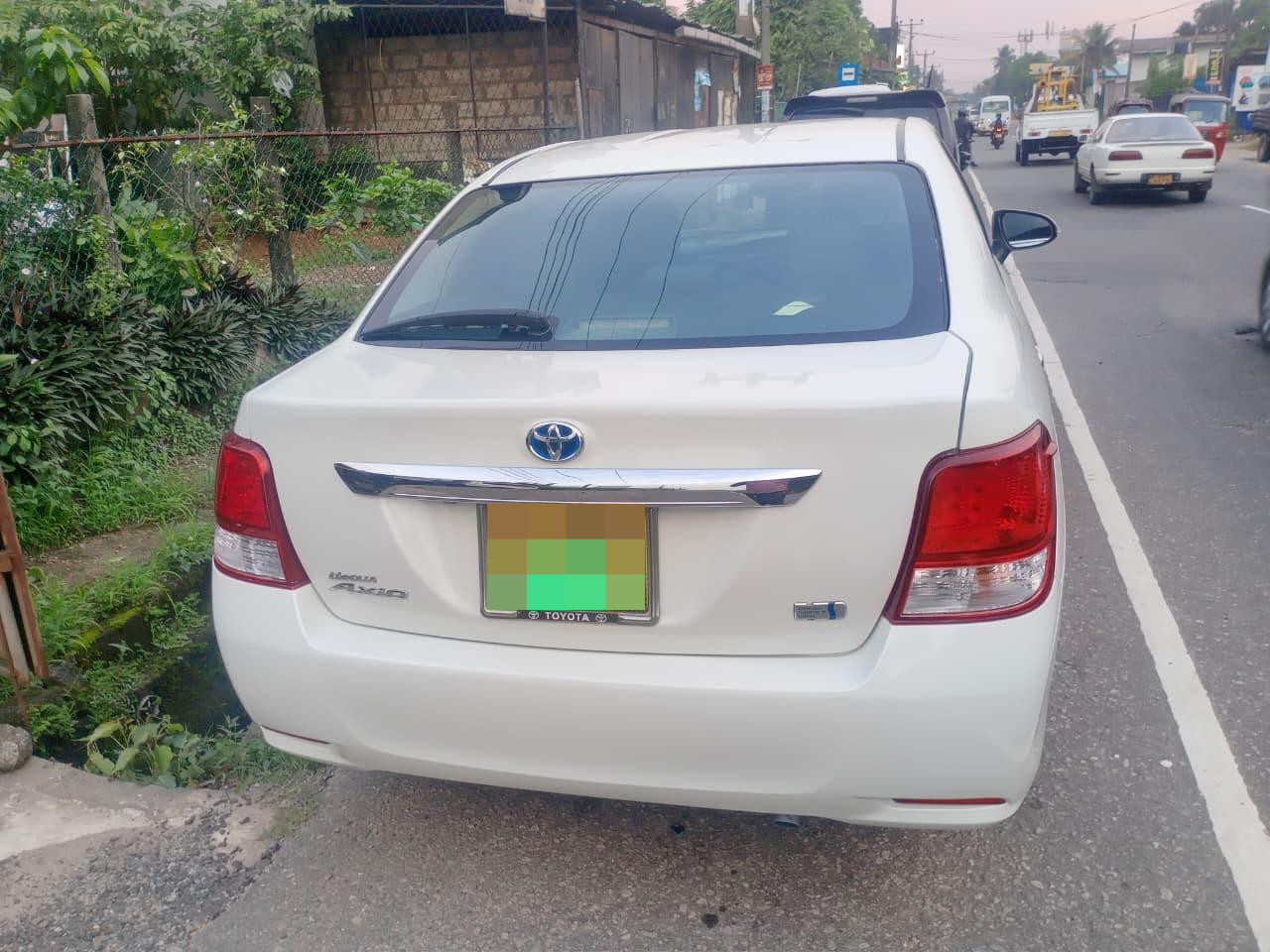 Toyota Axio 2013 - Used Car sale in Sri Lanka - patpat.lk