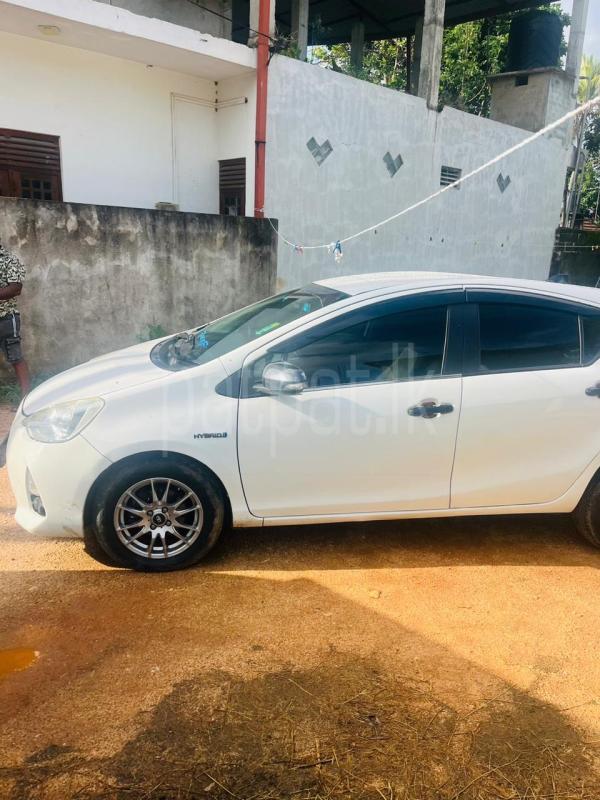 Toyota Aqua 2013 - பயன்படுத்தப்பட்டது கார் sale in Sri Lanka - patpat.lk