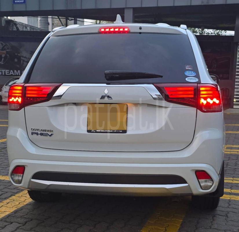 Mitsubishi Outlander 2015 - பயன்படுத்தப்பட்டது SUV sale in Sri Lanka - patpat.lk