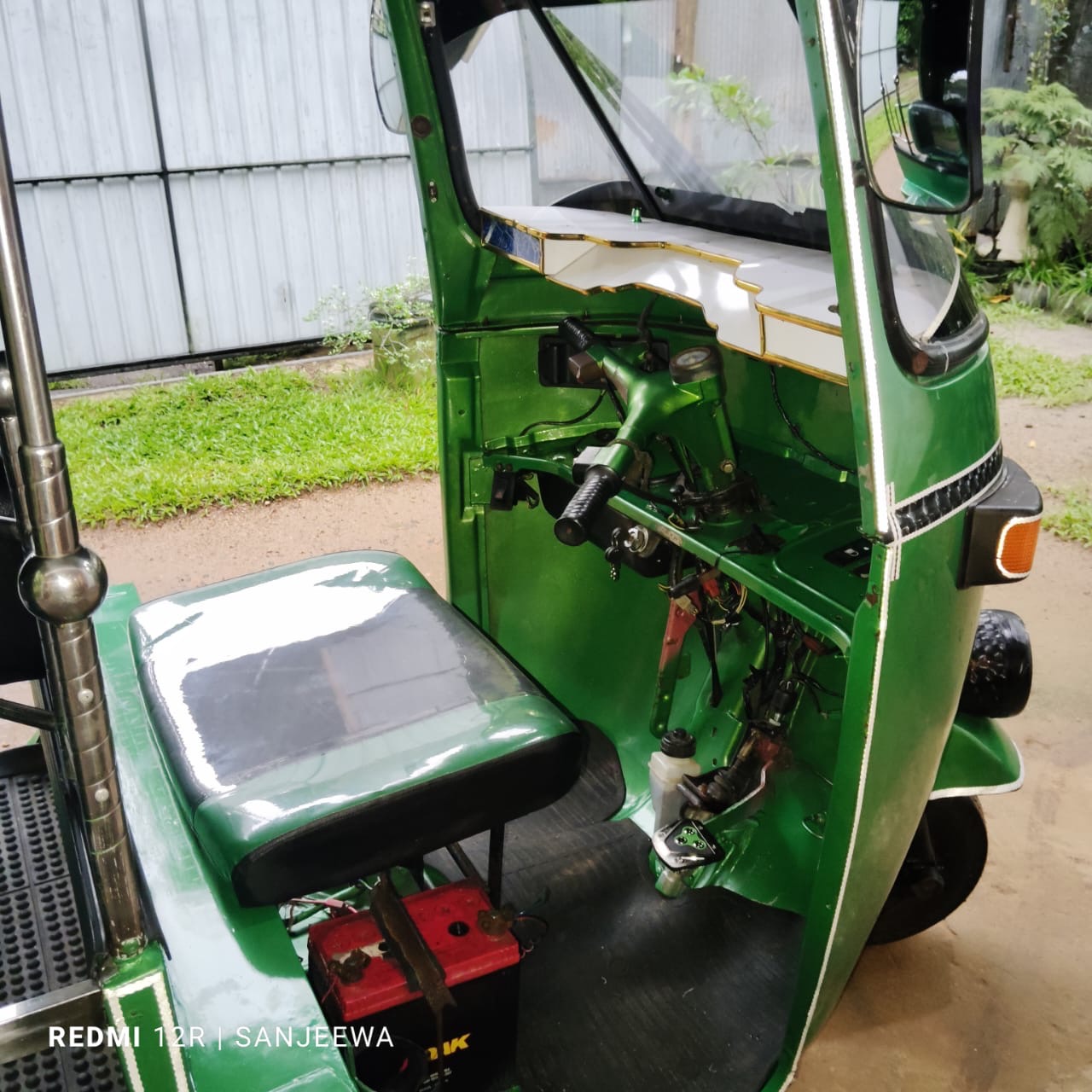 Bajaj Three Wheel 2006 - பயன்படுத்தப்பட்டது முச்சக்கர வண்டி sale in Sri Lanka - patpat.lk