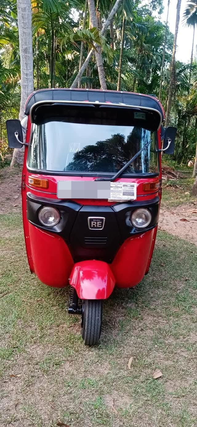 Bajaj Three Wheel 2020 ads-image-1