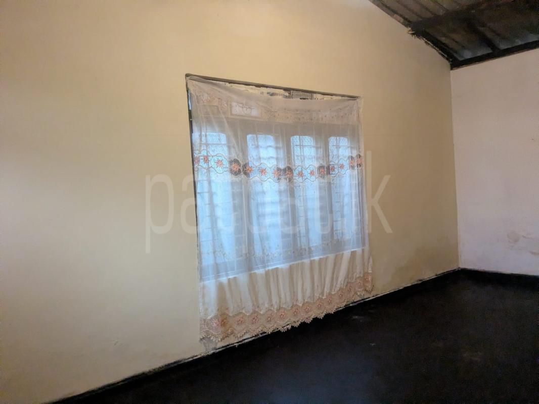 House for Rent in Makola