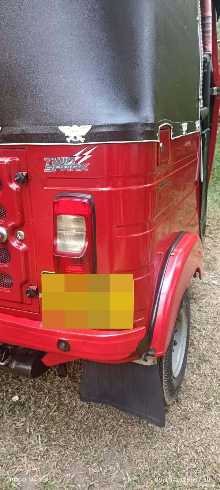 Bajaj Three Wheel 2016 - Used Three wheeler sale in Sri Lanka - patpat.lk