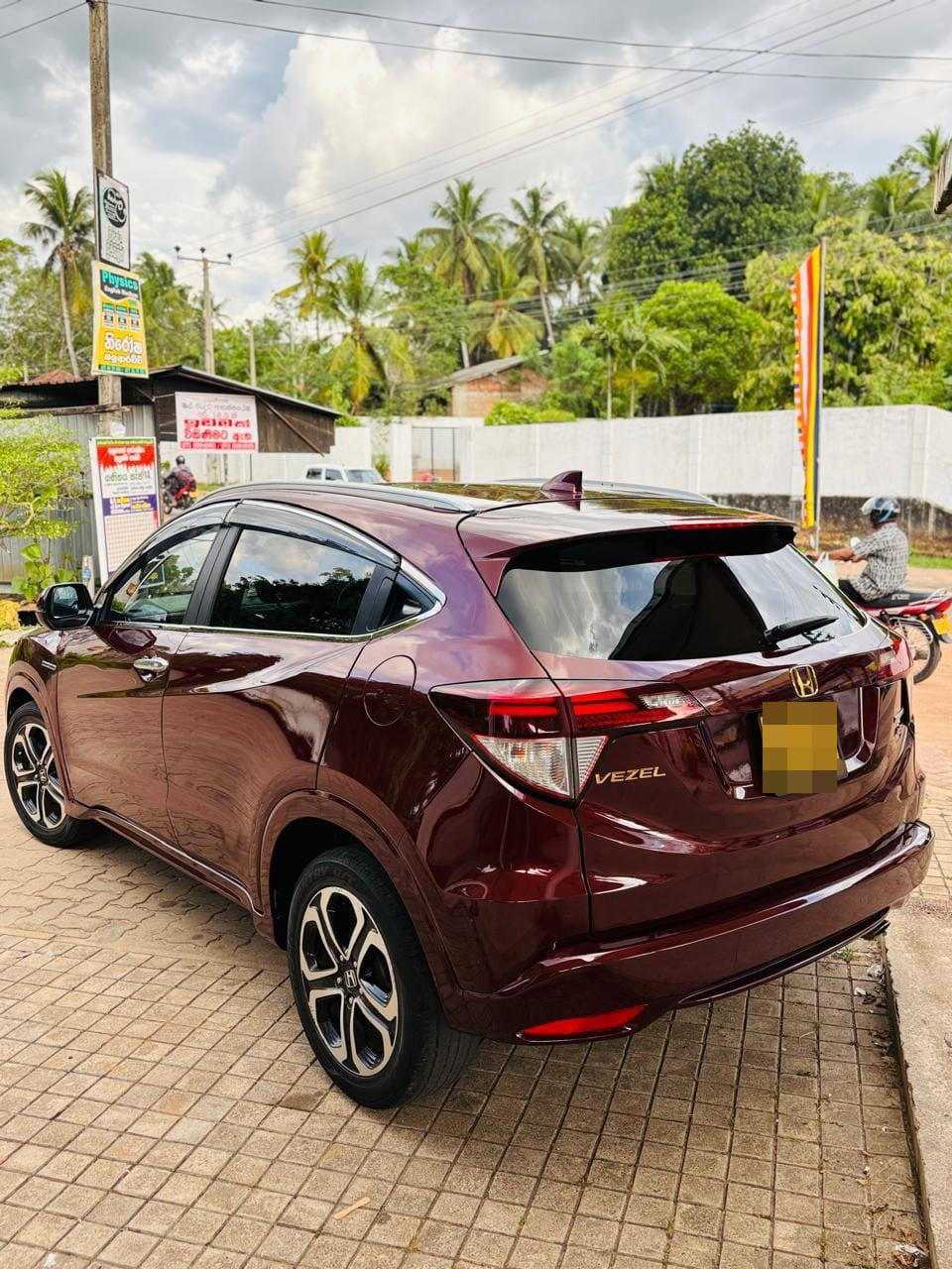 Honda Vezel 2014 - Used SUV sale in Sri Lanka - patpat.lk