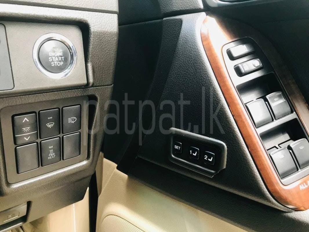 Toyota PRADO 2012 - பயன்படுத்தப்பட்டது SUV sale in Sri Lanka - patpat.lk