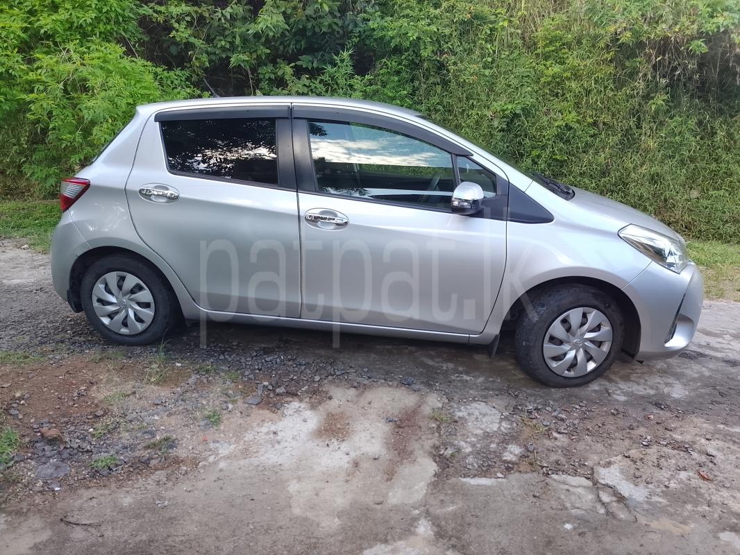 Toyota Vitz 2017 - பயன்படுத்தப்பட்டது கார் sale in Sri Lanka - patpat.lk