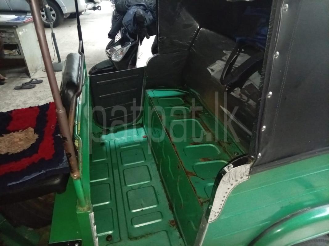 Bajaj Three Wheel 2012 - பயன்படுத்தப்பட்டது முச்சக்கர வண்டி sale in Sri Lanka - patpat.lk