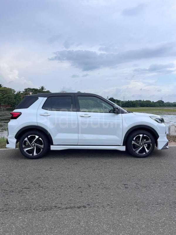 Toyota Raize 2025 - சான்றளிக்கப்பட்டது SUV sale in Sri Lanka - patpat.lk