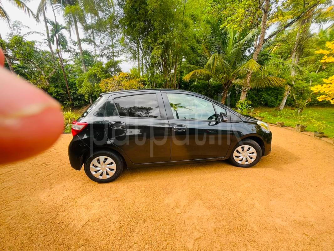 Toyota Vitz 2017 - பயன்படுத்தப்பட்டது கார் sale in Sri Lanka - patpat.lk