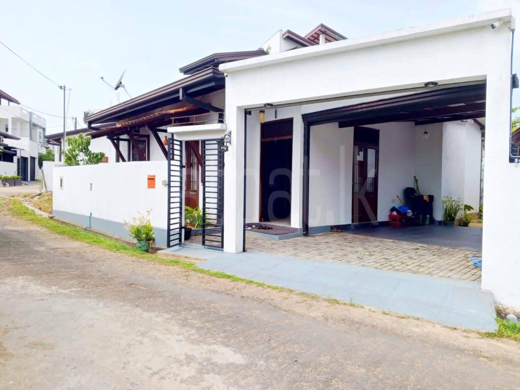 House for Sale in Athurugiriya ads-image-1