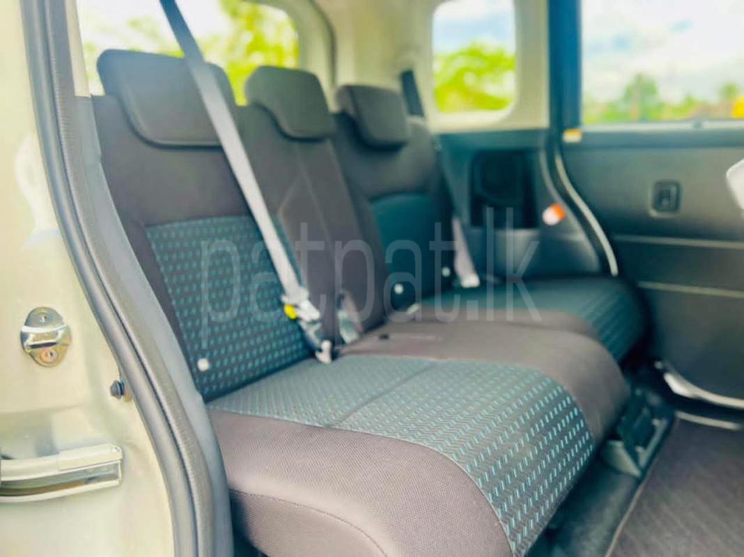Toyota Roomy 2025 - Brand New Van sale in Sri Lanka - patpat.lk