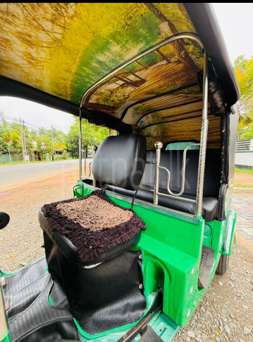 Bajaj Three Wheel 2016 - பயன்படுத்தப்பட்டது முச்சக்கர வண்டி sale in Sri Lanka - patpat.lk