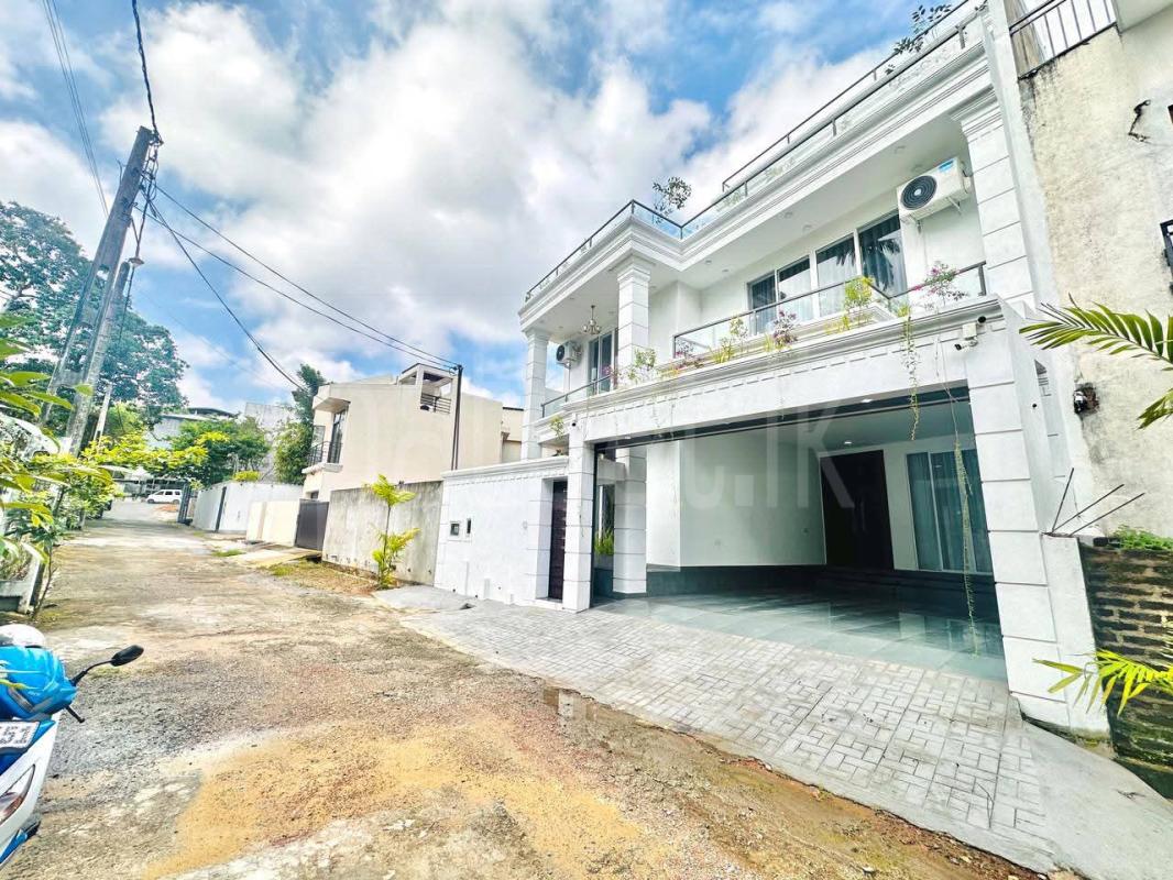 Advertisement image 4