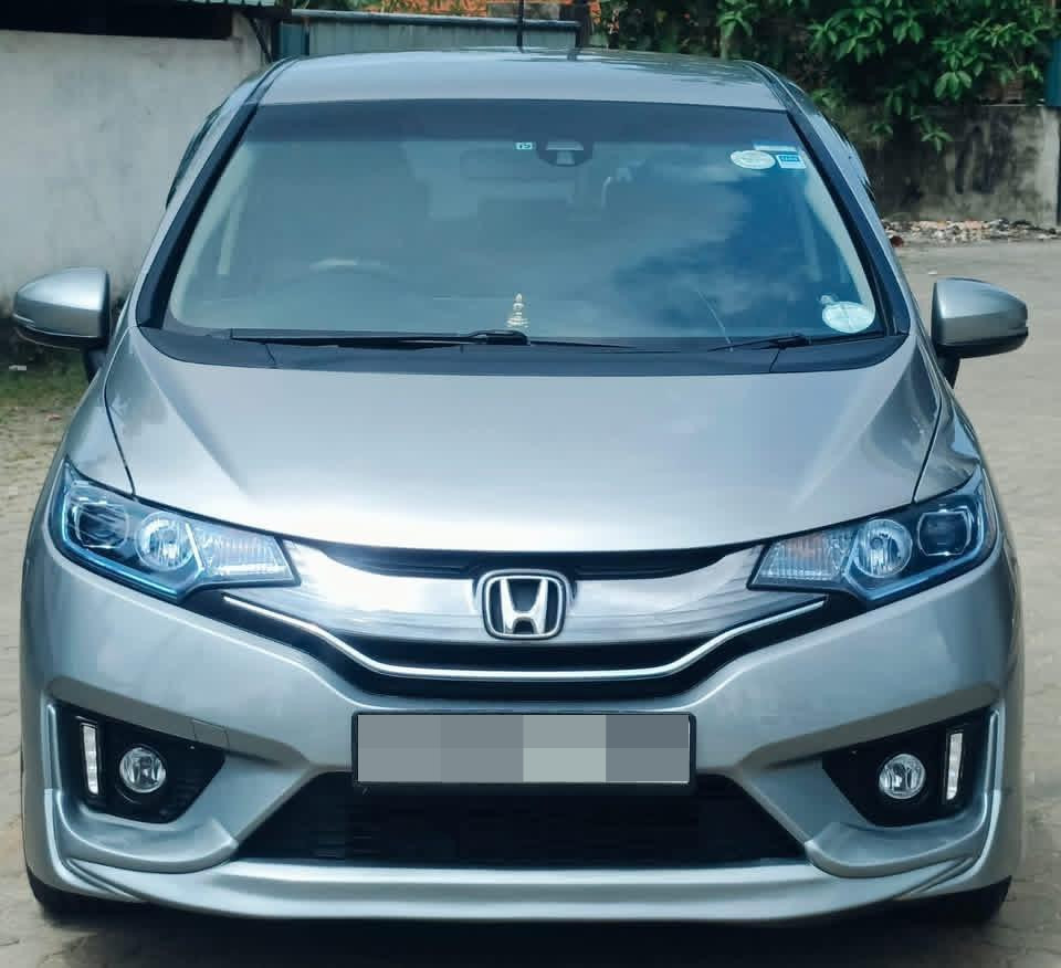 Honda Fit 2013 ads-image-1