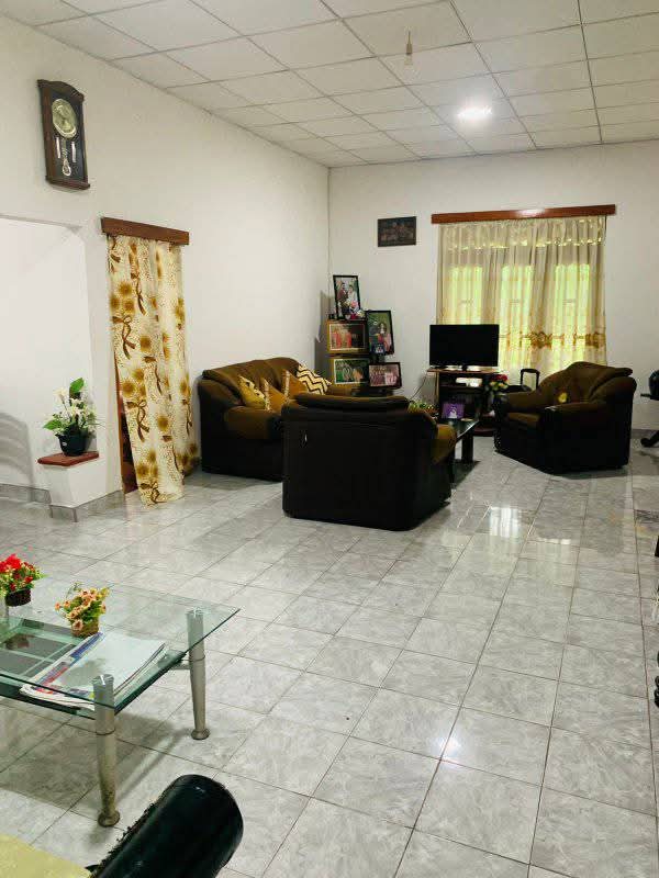 House for Sale in Adampan