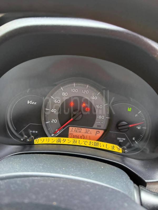 Toyota Vitz 2016 - பயன்படுத்தப்பட்டது கார் sale in Sri Lanka - patpat.lk