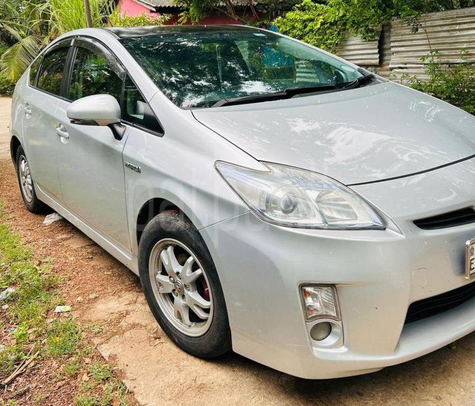 Toyota Prius 2011 - பயன்படுத்தப்பட்டது கார் sale in Sri Lanka - patpat.lk