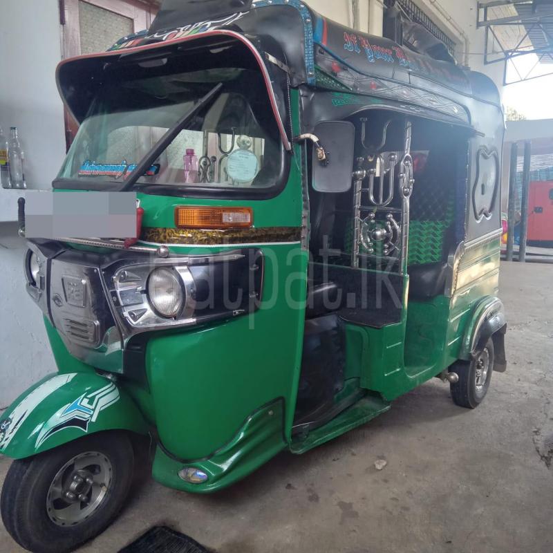 Bajaj Three Wheel 2016 - பயன்படுத்தப்பட்டது முச்சக்கர வண்டி sale in Sri Lanka - patpat.lk