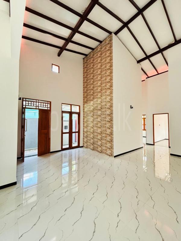 House for Sale in Athurugiriya ads-image-1