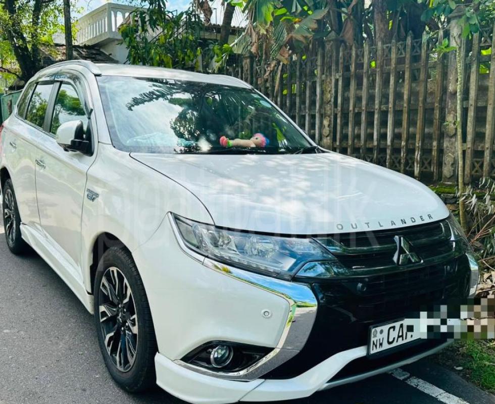 Mitsubishi Outlander 2015 - பயன்படுத்தப்பட்டது SUV sale in Sri Lanka - patpat.lk
