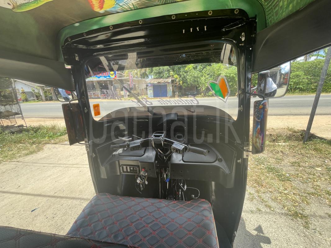 Bajaj 4 stroke 2011 - Used Three wheeler sale in Sri Lanka - patpat.lk