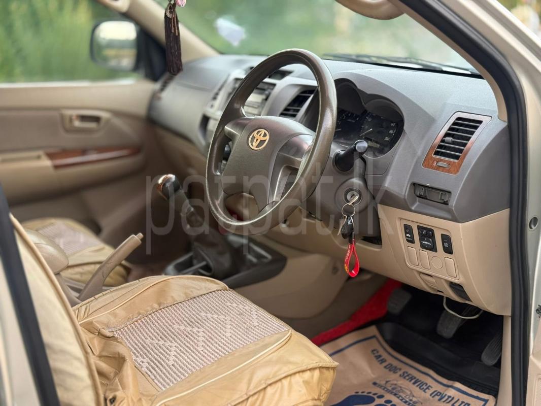 Toyota Hilux champ 2011 - Used Pick-up  sale in Sri Lanka - patpat.lk