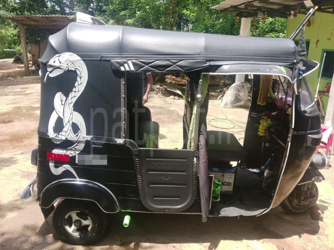 Bajaj 4 stroke 2009 - பயன்படுத்தப்பட்டது முச்சக்கர வண்டி sale in Sri Lanka - patpat.lk