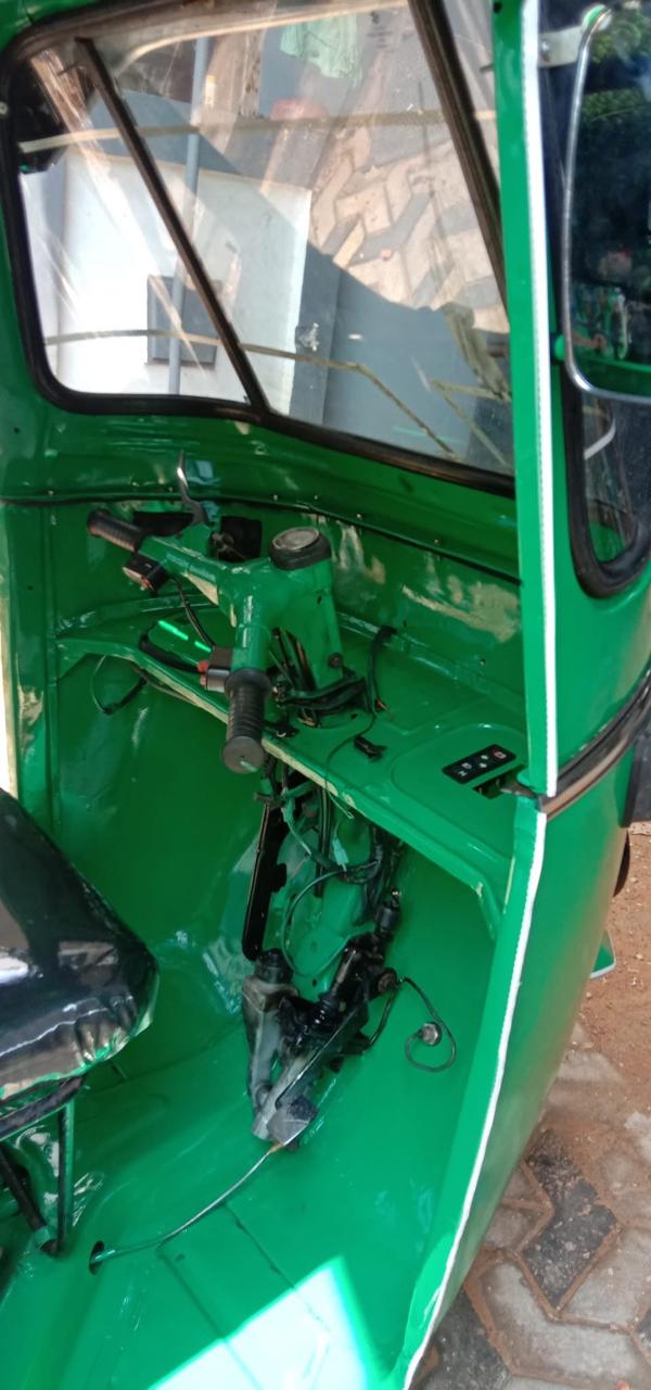 Bajaj Three Wheel 2004 - භාවිතා කරන ලද ත්‍රිරෝද රථය sale in Sri Lanka - patpat.lk