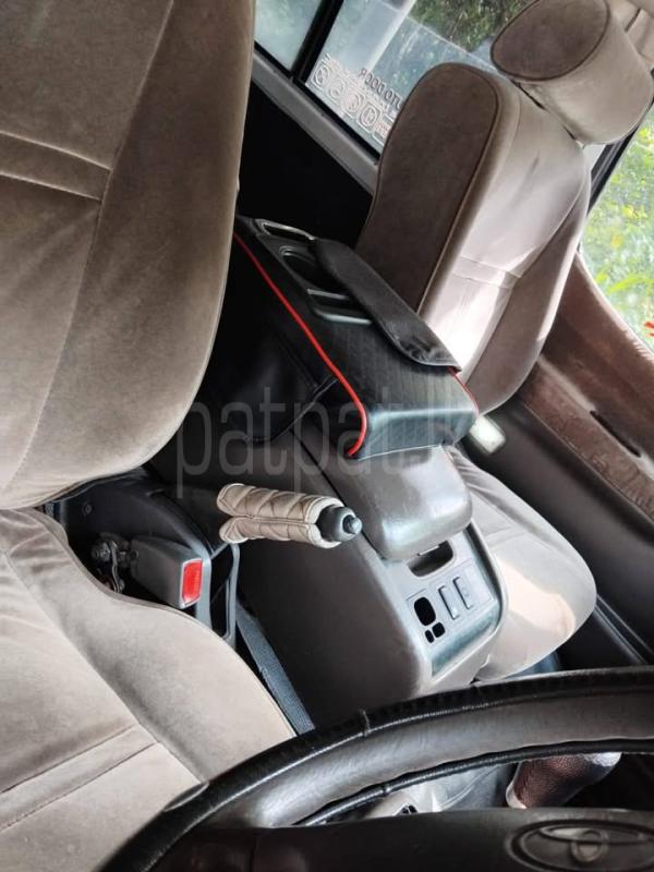 Toyota Hiace 2000 - பயன்படுத்தப்பட்டது வேன் sale in Sri Lanka - patpat.lk