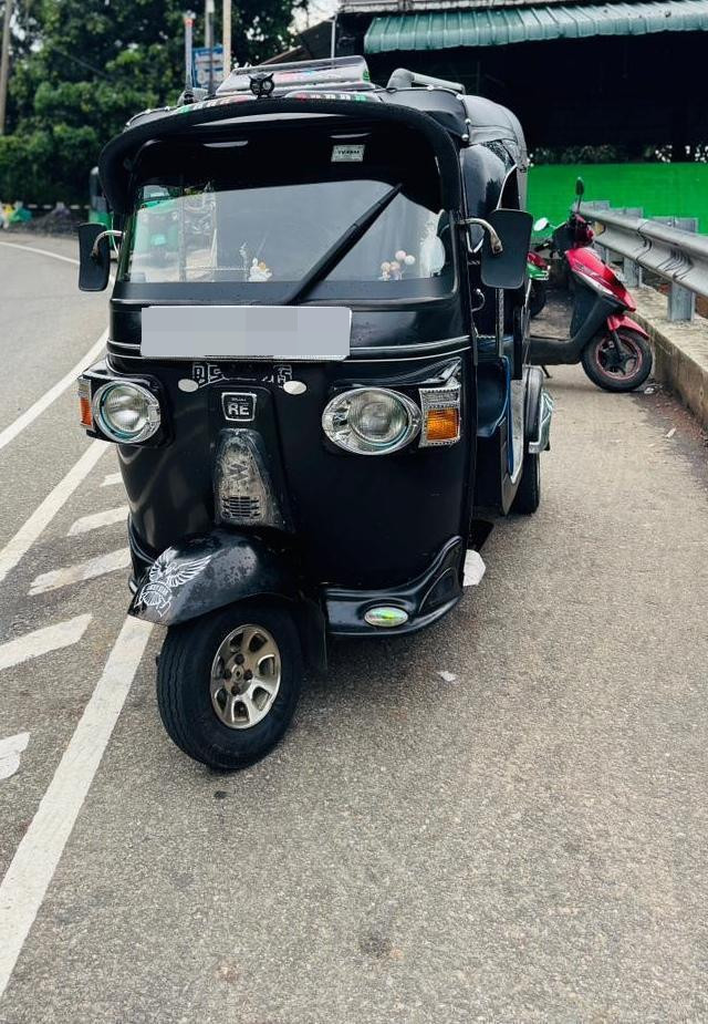 Bajaj Three Wheel 2012 - பயன்படுத்தப்பட்டது முச்சக்கர வண்டி sale in Sri Lanka - patpat.lk