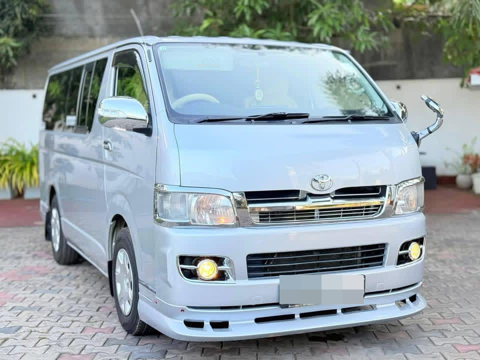 Toyota Hiace 2006 - பயன்படுத்தப்பட்டது வேன் sale in Sri Lanka - patpat.lk