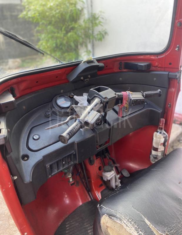 Bajaj 4 stroke 2020 - பயன்படுத்தப்பட்டது முச்சக்கர வண்டி sale in Sri Lanka - patpat.lk