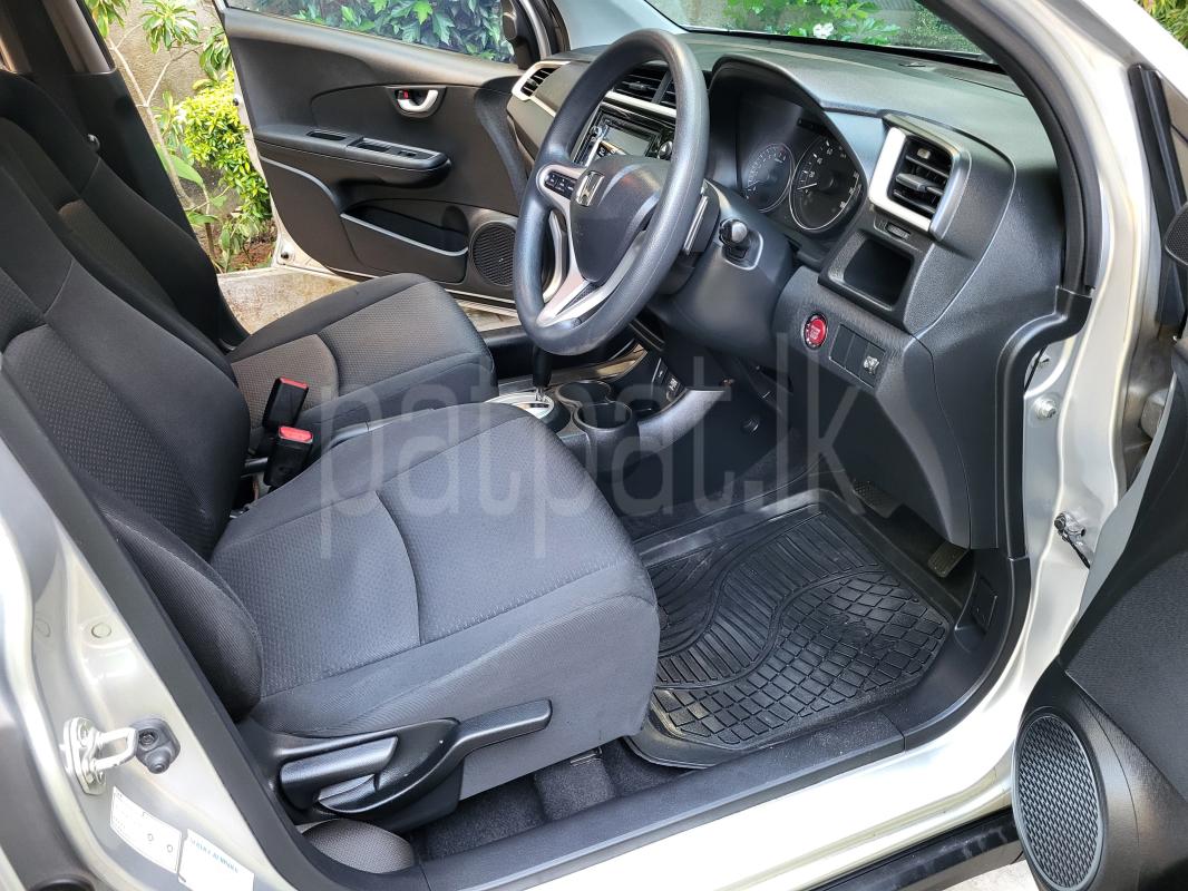 Honda BR V 2017 - பயன்படுத்தப்பட்டது SUV sale in Sri Lanka - patpat.lk