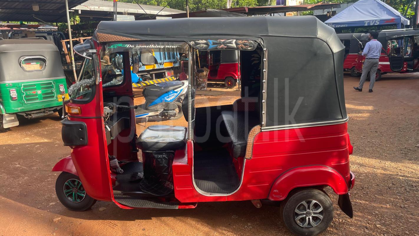 Bajaj Three Wheel 2014 - பயன்படுத்தப்பட்டது முச்சக்கர வண்டி sale in Sri Lanka - patpat.lk