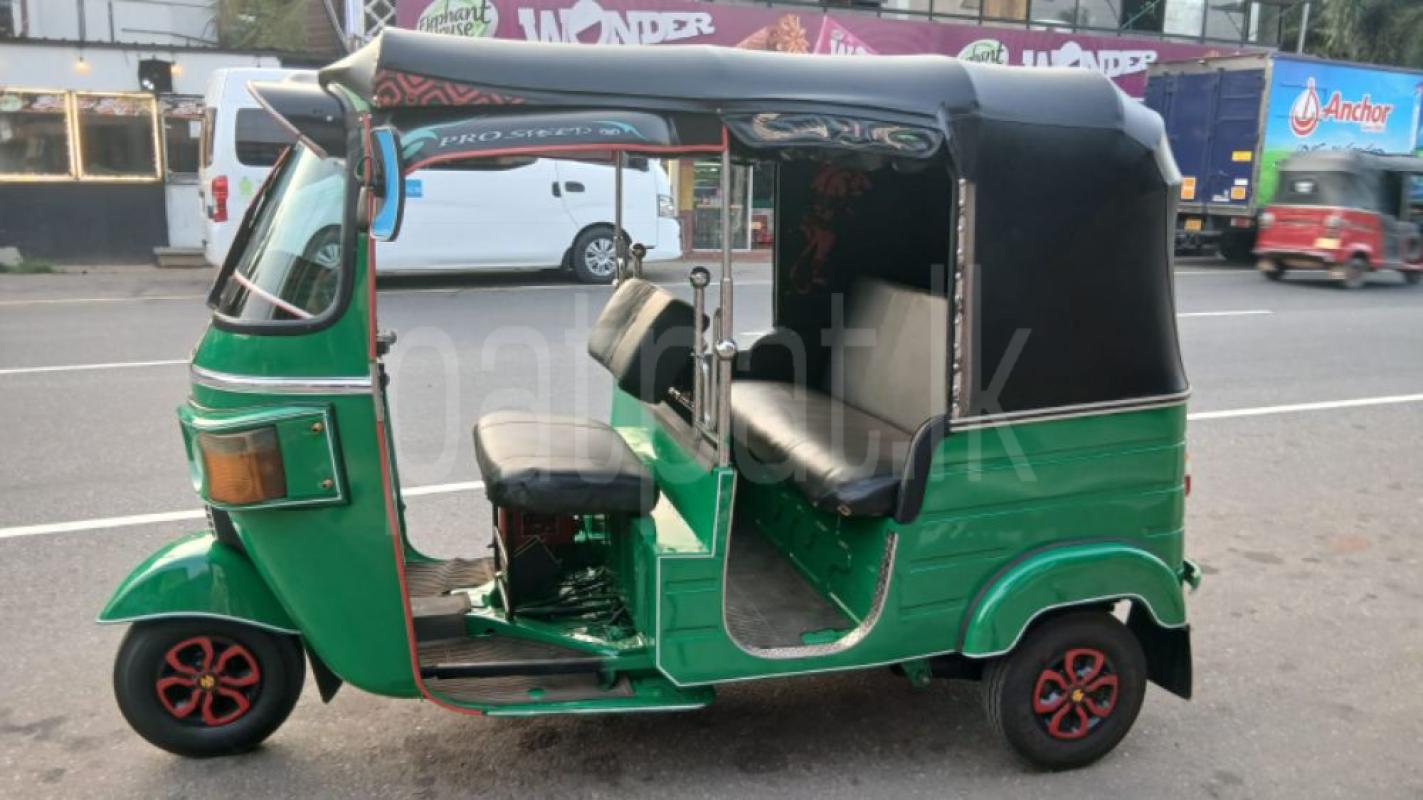 Bajaj Three Wheel 2011 - Used Three wheeler sale in Sri Lanka - patpat.lk