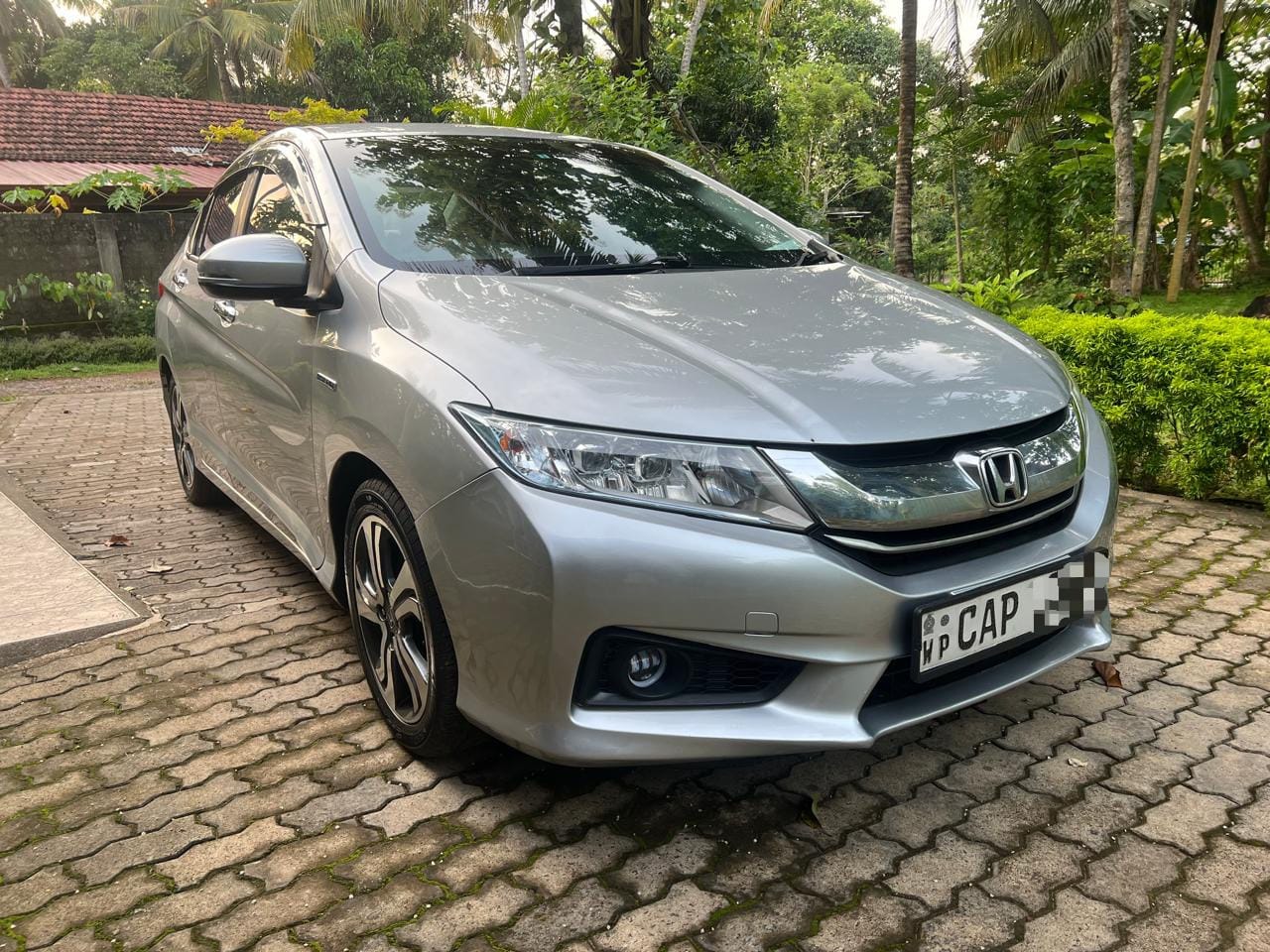 Honda Grace 2015 - Used Car sale in Sri Lanka - patpat.lk
