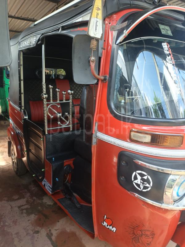 Bajaj 4 stroke 2015 - பயன்படுத்தப்பட்டது முச்சக்கர வண்டி sale in Sri Lanka - patpat.lk