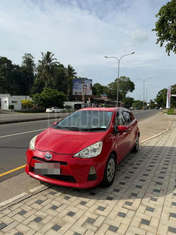 Toyota Aqua 2014 - பயன்படுத்தப்பட்டது கார் sale in Sri Lanka - patpat.lk