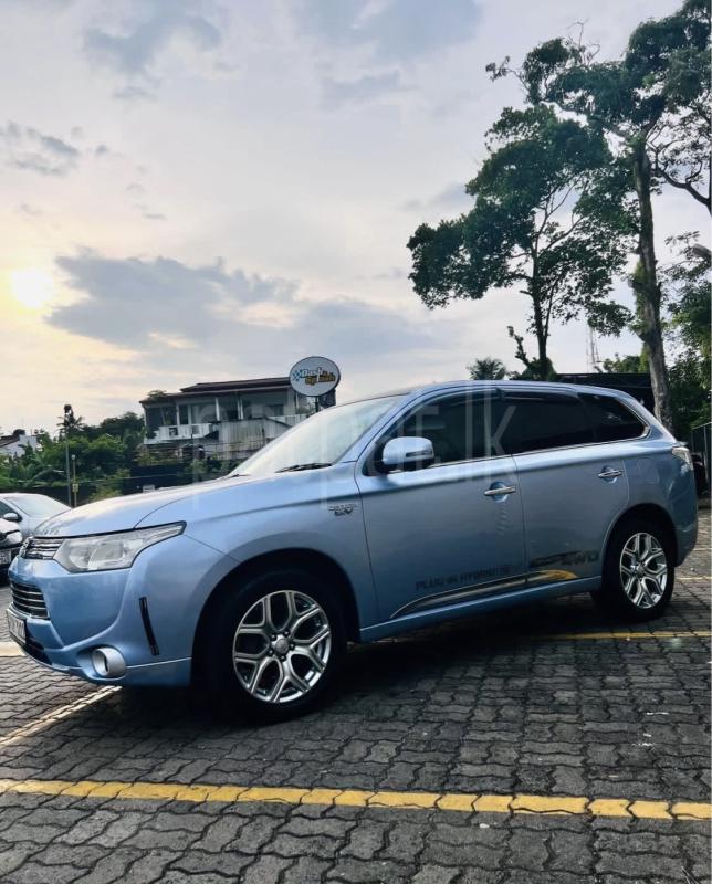 Mitsubishi Outlander 2014 - பயன்படுத்தப்பட்டது SUV sale in Sri Lanka - patpat.lk