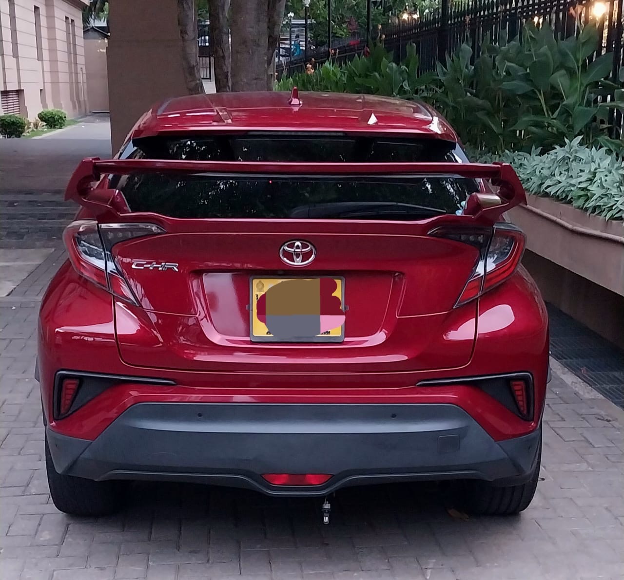 Toyota CHR 2017 - பயன்படுத்தப்பட்டது SUV sale in Sri Lanka - patpat.lk