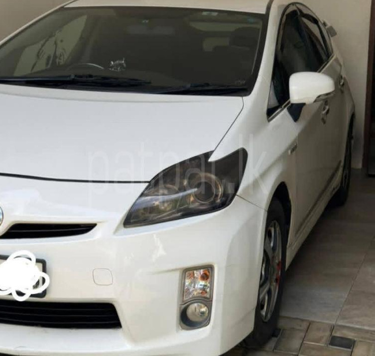 Toyota Prius 2010 - பயன்படுத்தப்பட்டது கார் sale in Sri Lanka - patpat.lk
