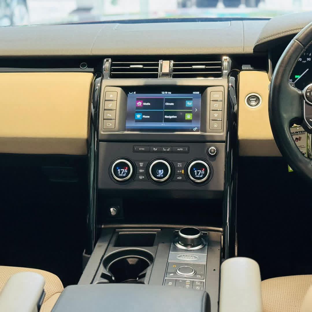 Land Rover Discovery 2017 - භාවිතා කරන ලද SUV රථය sale in Sri Lanka - patpat.lk