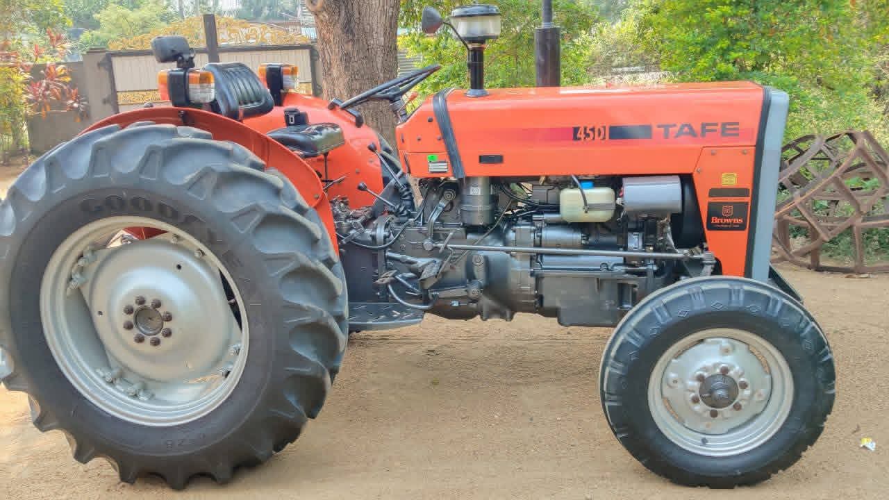 TAFE Tractor 2022 - Used Land sale in Sri Lanka - patpat.lk